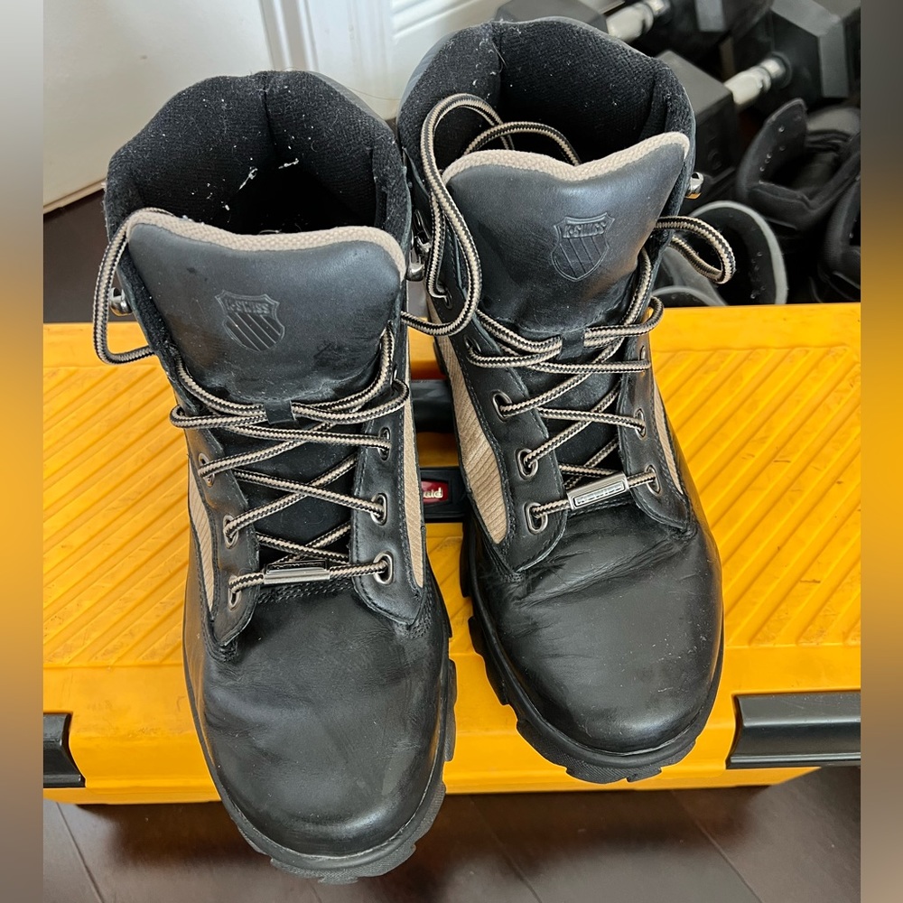Men’s hiking boots. Light weight and rugged